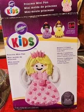 Wilton Kids Princess Mini Cake Pan New In Box W/Manual